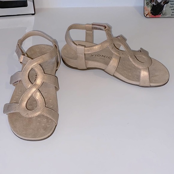 NIB Vionic Rest Jodie rose gold adjustable sandals - Picture 3 of 12